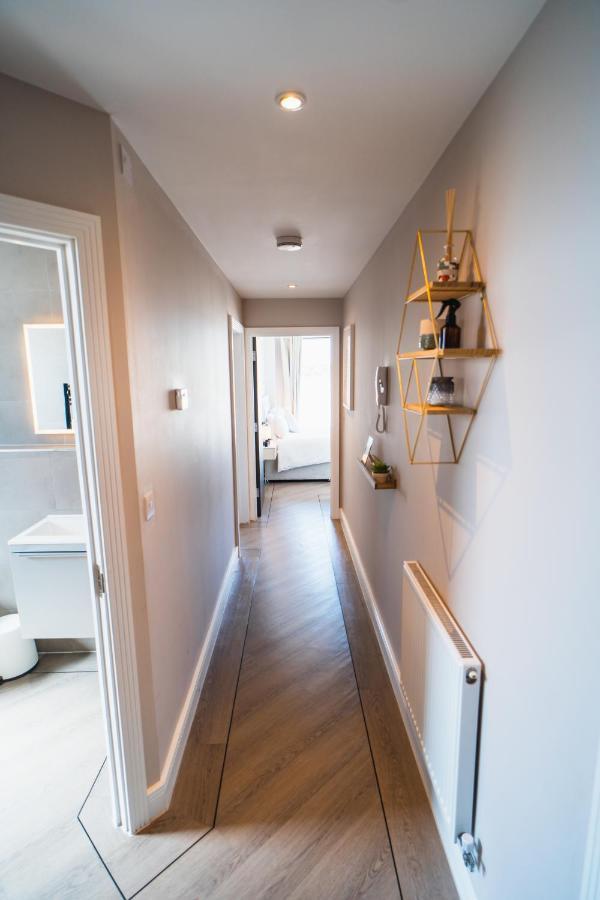 Beautiful Two Bedroom Harbour Side Apartment Poole Esterno foto
