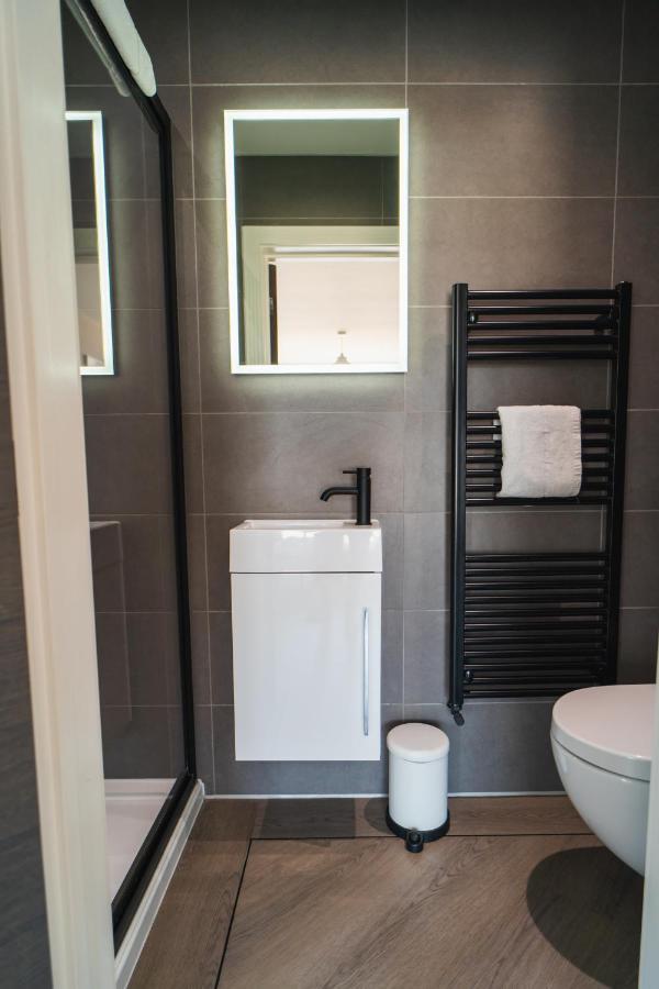 Beautiful Two Bedroom Harbour Side Apartment Poole Esterno foto
