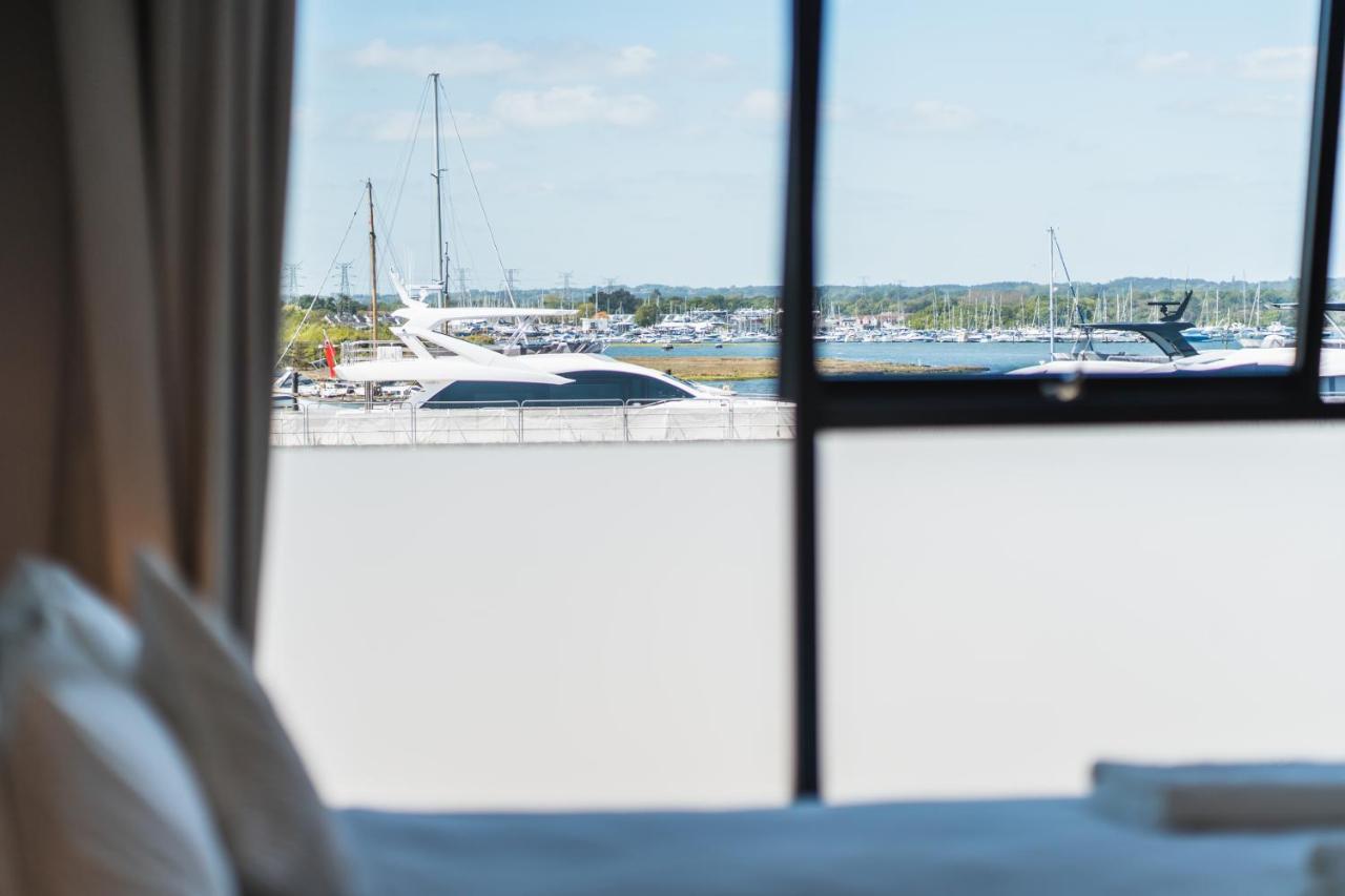 Beautiful Two Bedroom Harbour Side Apartment Poole Esterno foto